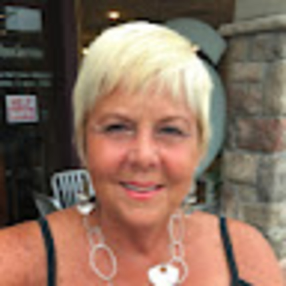 Meet your Posher, Holly